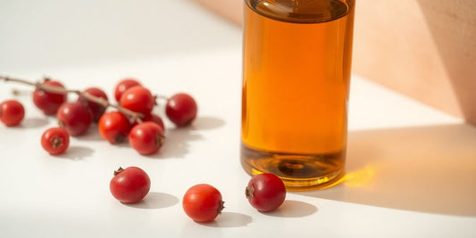 Óleo de Rosa Mosqueta: O Segredo Natural para uma Pele Radiante e Saudável - Macrofarma